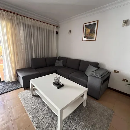 Victoria Apartment *